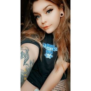 Meet your Posher, Carey